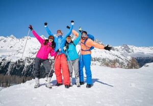 Parents on skis 