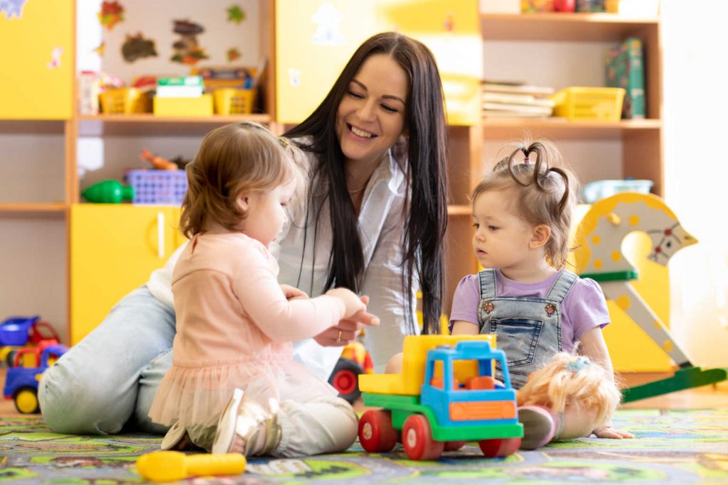 Spanish babysitter in Paris