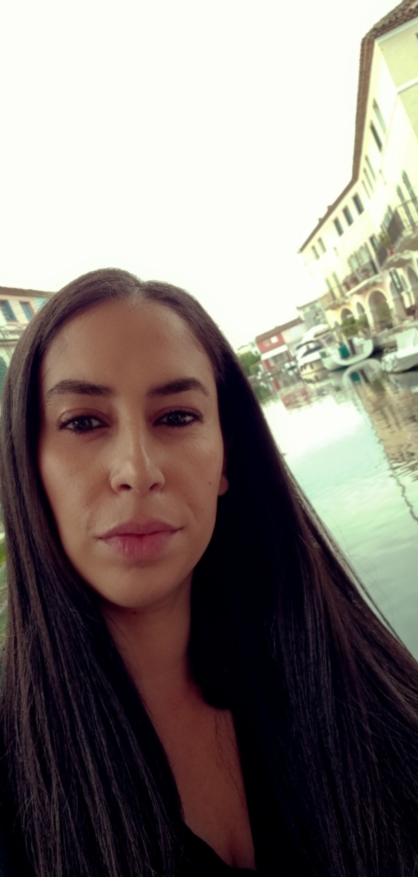 Yasmina B.