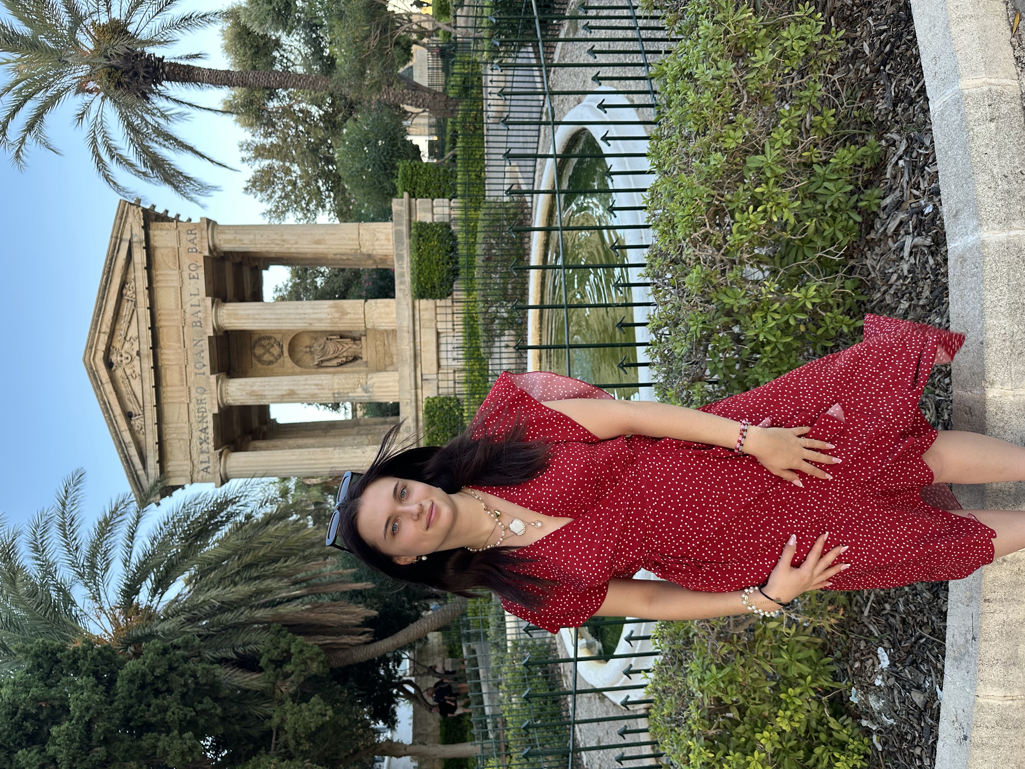elisa b.